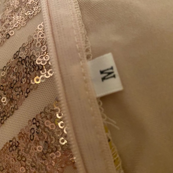 Gold deep V / Backless Sequin Dress - Picture 7 of 7